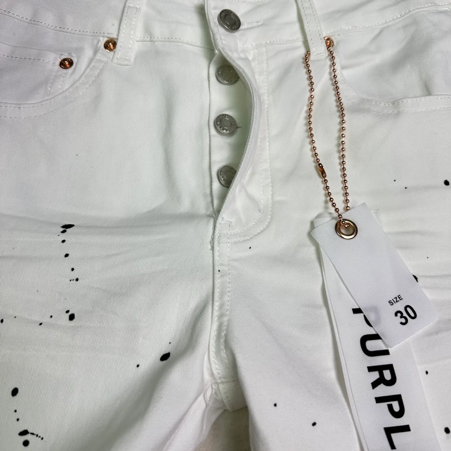 PURPLE BRAND 2026 New Arrival White Pleated Ink Splashed Holes Couple Style Loose Bootcut Jeans High Version High Version Top Ceiling Quality Styles with different wash textures, very friendly to people with thin legs and thick legs. The loose bootcut style is very flattering to the leg shape. Moderate length that never goes out of style, easy and casual to match, basic styling for various styles, a must-have in the wardrobe! The fabric is stiff but also makes the upper body soft without losing texture. The washing process is even more perfect. It is a must-have item for everyone! ! ! Washed wheat, hang tag, pants label, three labels complete Color: White Size: 28, 30, 32, 34, 36 (five sizes)
